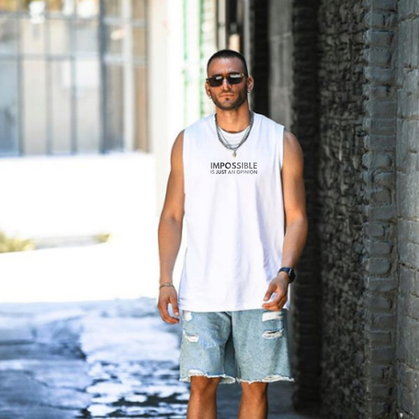 Μονόχρωμη ανδρική αμάνικη μπλούζα με επιγραφές