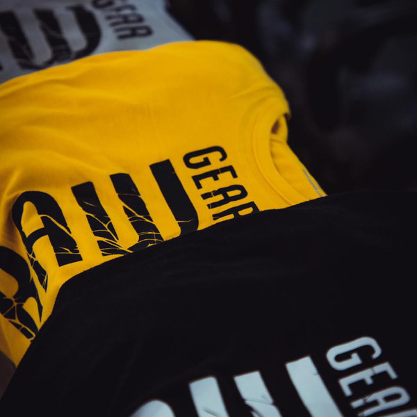 Ανδρική αθλητική αμάνικη μπλούζα με επιγραφή  λεπτό μοντέλο