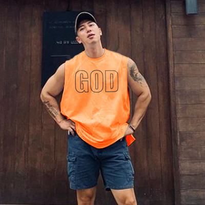 Μοντέρνο ανδρικό αμάνικο με οβάλ λαιμόκοψη