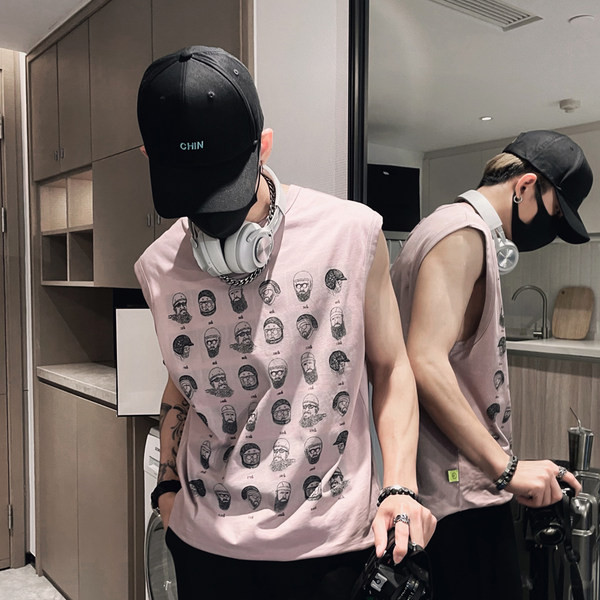 Μοντέρνο καλοκαιρινό αμάνικο με εκτύπωση