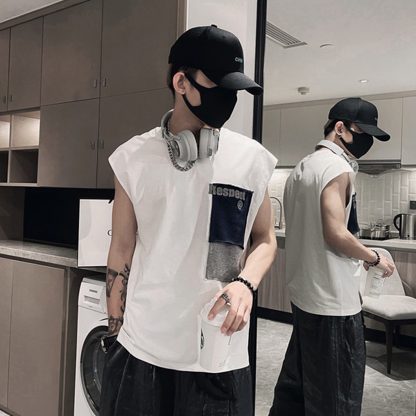 Mūsdienīgs kokvilnas tops ar uzrakstu