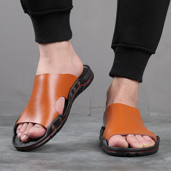 Alkalmi férfi eko bőr papucs fém kockákkal