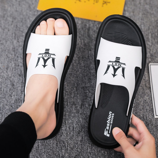 Casual ανδρικές παντόφλες με επίπεδη σόλα επίσης κατάλληλες για την παραλία