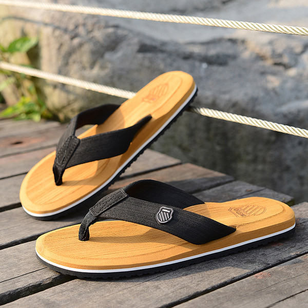 Ανδρικές σαγιονάρες ανάμεσα στα δάχτυλα με επίπεδη σόλα