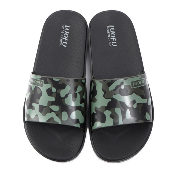 Lameda talla ja pealdisega meeste kamuflaažisussid