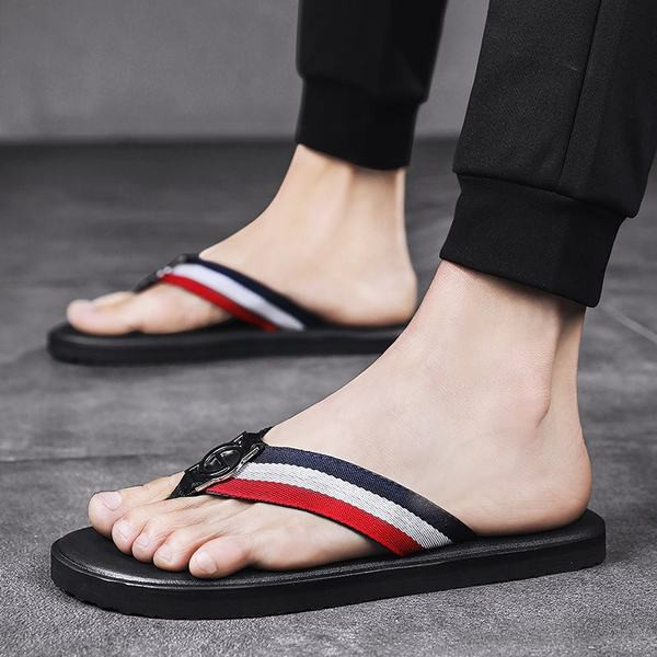 Meeste kunstnahast sussid varvaste vahel metallelemendiga