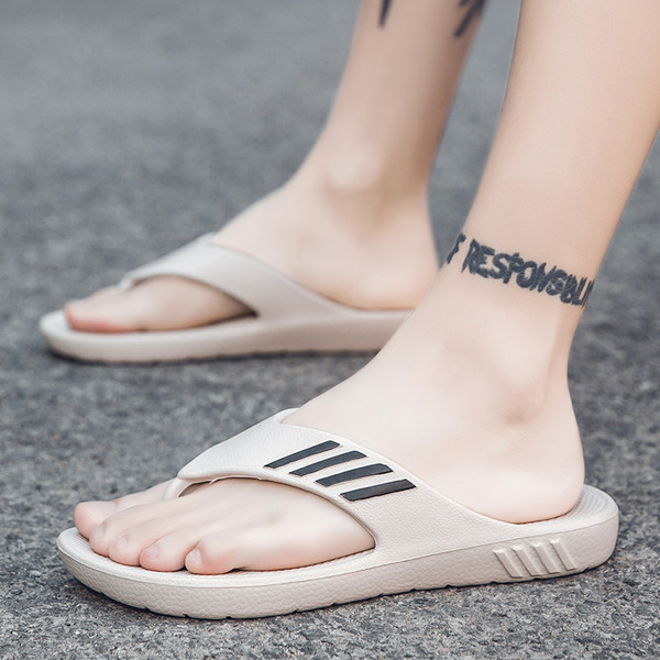 Lapos talpú férfi strandpapucs