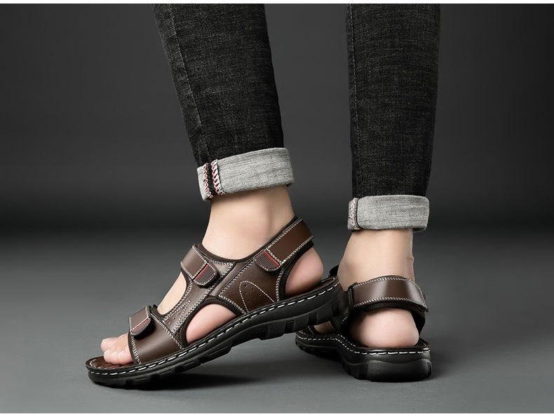 Férfi hétköznapi szandál tépőzáras rögzítéssel