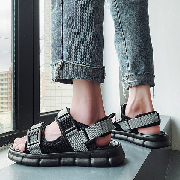 Ανδρικά σανδάλια casual με επίπεδη σόλα και υφασμάτινα λουριά