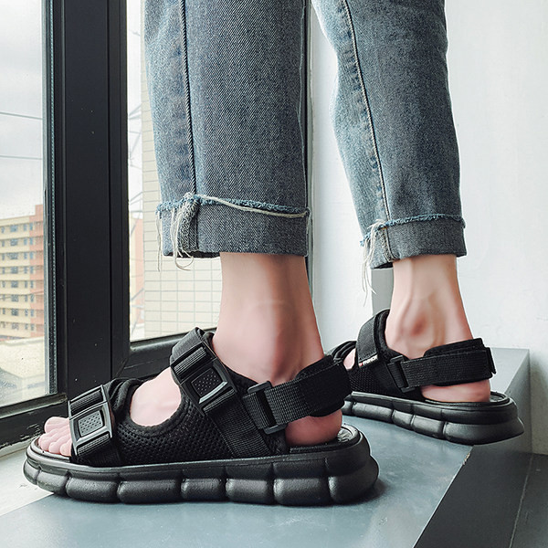 Ανδρικά σανδάλια casual με επίπεδη σόλα και υφασμάτινα λουριά