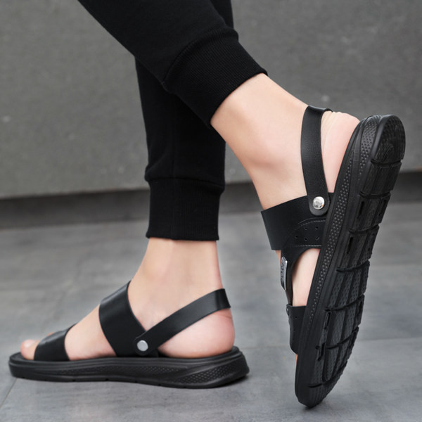 Ανδρικά σανδάλια casual με επίπεδη σόλα και δερμάτινα λουριά