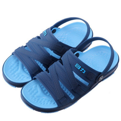 Ανδρικά αντιολισθητικά σανδάλια με επιγραφή κατάλληλη για καθημερινή χρήση