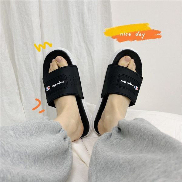 Νέο μοντέλο casual παντόφλες με επιγραφή για άνδρες