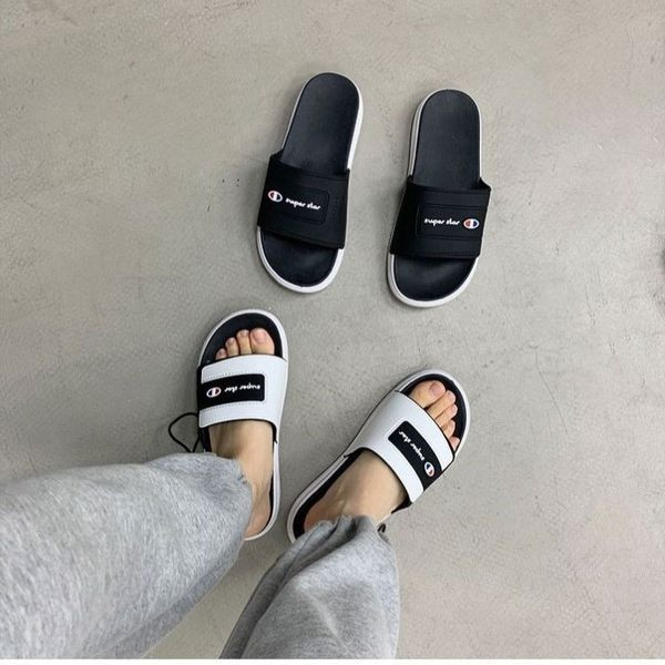 Νέο μοντέλο casual παντόφλες με επιγραφή για άνδρες