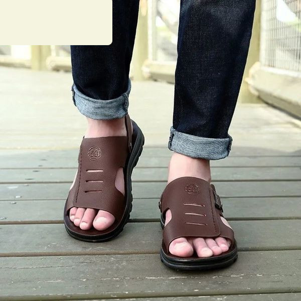 Καθημερινά σνδάλι από faux δέρμα και επιγραφή για άνδρες