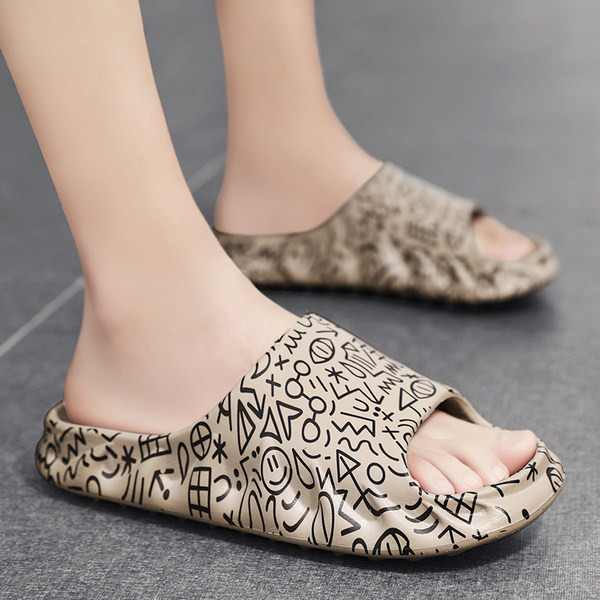 Nyomtatott, durva talpú gumipapucs