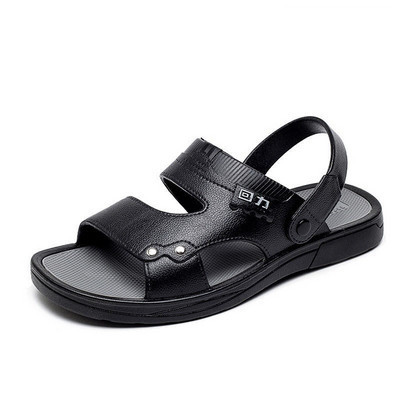 Férfi műbőr szandál fém elemmel, alacsony talppal