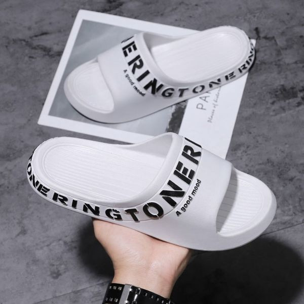 Ανδρικές παντόφλες αντιολισθητικές με επιγραφή