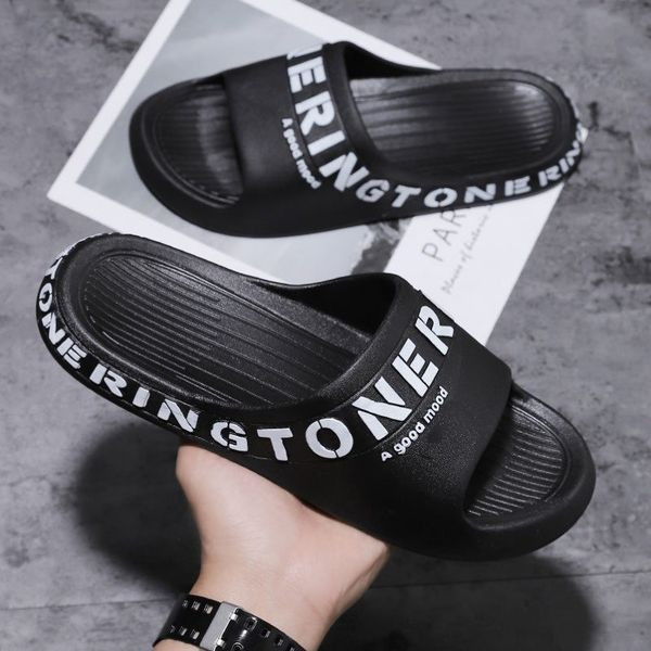 Ανδρικές παντόφλες αντιολισθητικές με επιγραφή