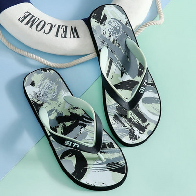 Ανδρικές σαγιονάρες ανάμεσα στα δάχτυλα των ποδιών κατάλληλες για την παραλία