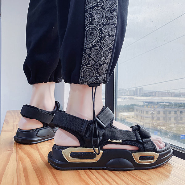 Férfi nyári szandál textil pánttal