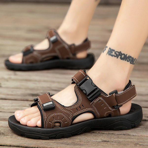 Férfi szandál mindennapi használatra, matricákkal