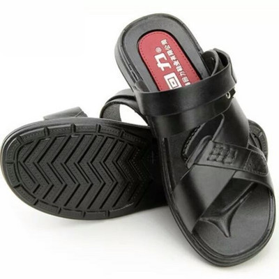 Alkalmi férfi szandál bőr pánttal és felirattal