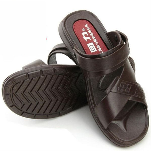 Alkalmi férfi szandál bőr pánttal és felirattal