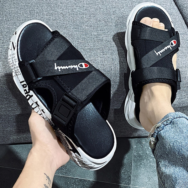 Ανδρικές παντόφλες με σόλα με σχέδιο και υφασμάτινο λουράκι