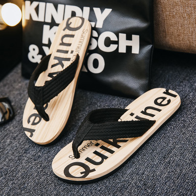 Ανδρικές παντόφλες ανάμεσα στα δάχτυλα με επιγραφή κατάλληλη για καθημερινή χρήση