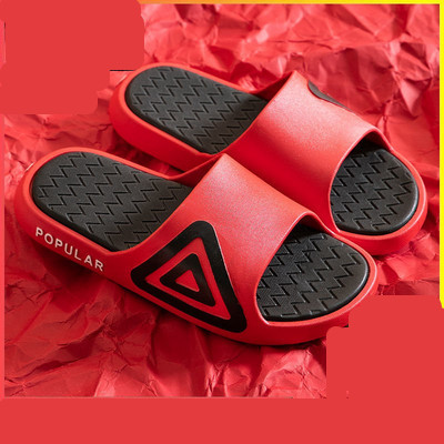 Férfi gumipapucs felirattal és rátéttel