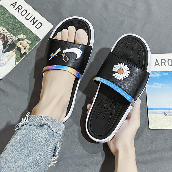 Alkalmi férfi papucs lapos talppal és bőrpánttal