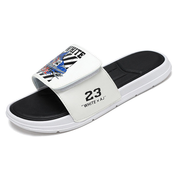 Alkalmi férfi papucs lapos talppal és foltokkal