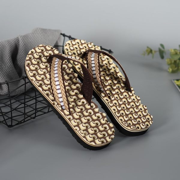 Ikdienas vīriešu čības starp pirkstiem ar izšuvumu