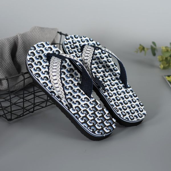 Ikdienas vīriešu čības starp pirkstiem ar izšuvumu