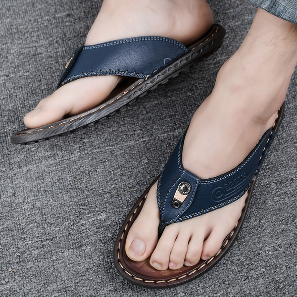 Eko bőrből készült hétköznapi papucs a lábujjakon keresztül