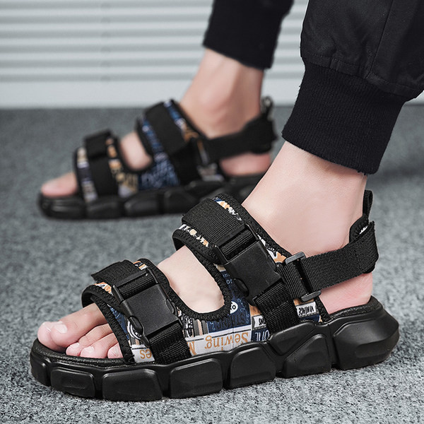 Ανδρικά σανδάλια με ρυθμιζόμενα λουράκια και επίπεδη σόλα