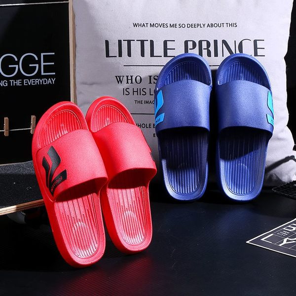 Καθημερινές  παντόφλες από καουτσούκ με επιγραφή για άνδρες