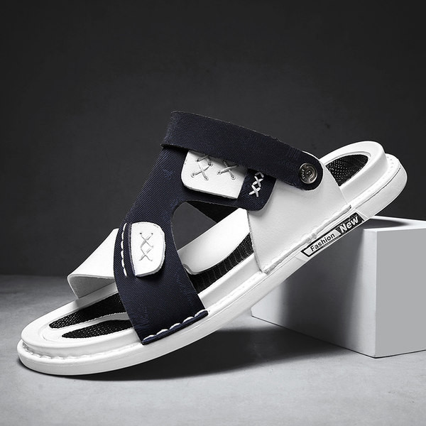 Alkalmi férfi szandál bőrpánttal és lapos talppal