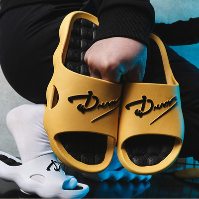 Ανδρικές παντόφλες casual με επιγραφή