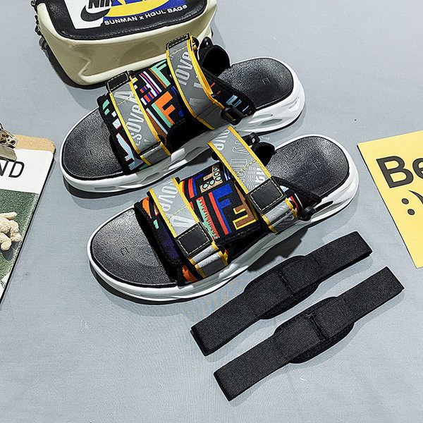 Férfi szandál színes pántokkal - alkalmi