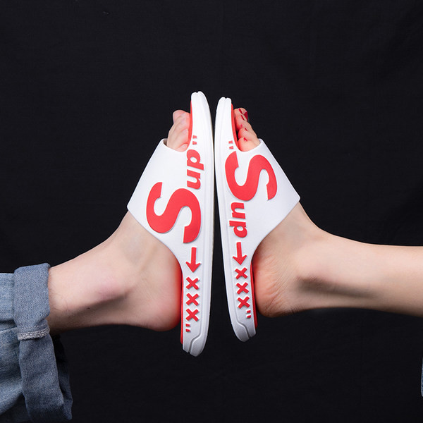 Strandhoz illő feliratú férfi gumipapucs