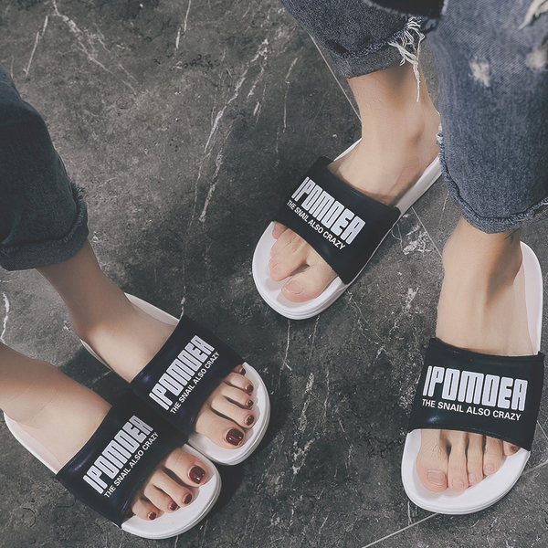 Ανδρικές αθλητικές παντόφλες με επιγραφή