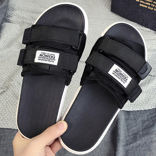 Meeste sussid takjapaela ja embleemiga