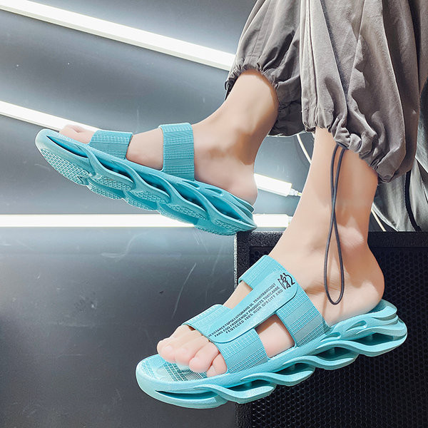 Vīriešu vasaras čības ar plakanu zoli - ikdienas