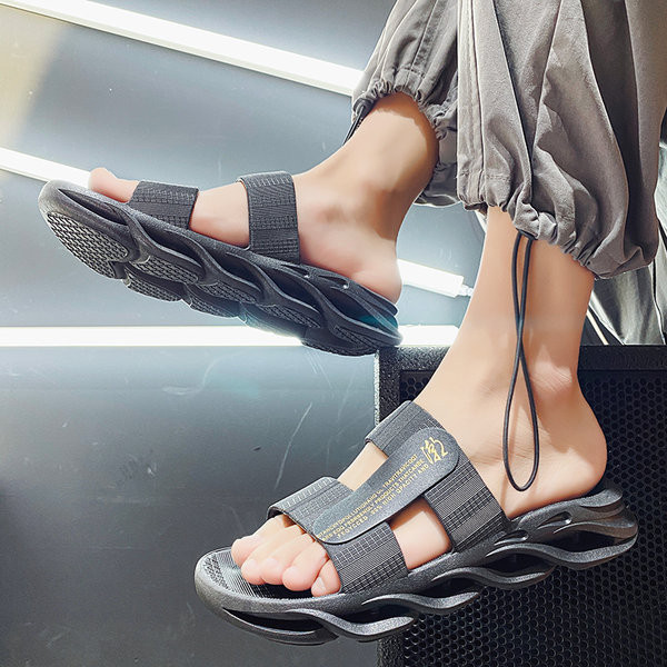 Vīriešu vasaras čības ar plakanu zoli - ikdienas