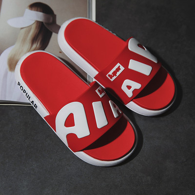 Vīriešu čības ar biezu zoli un uzrakstu