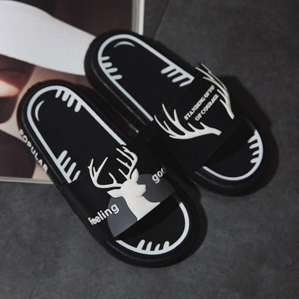 Νέο μοντέλο ανδρικές  παντόφλες με τρισδιάστατη εφαρμογή και επιγραφή