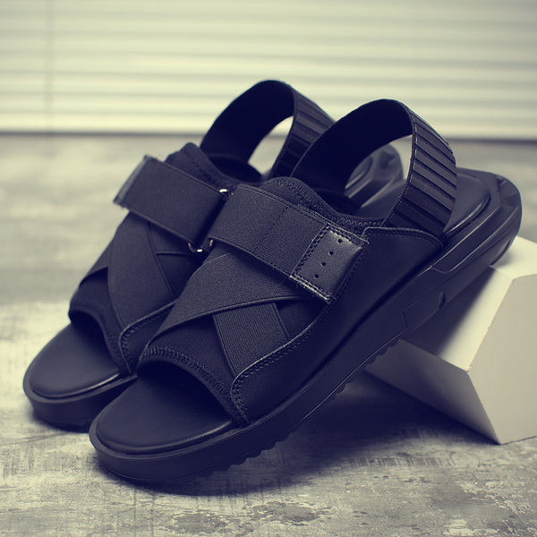 Vasaras vīriešu sandales vai čības - vairāki modeļi