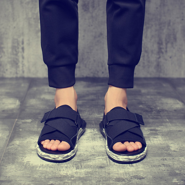 Vasaras vīriešu sandales vai čības - vairāki modeļi